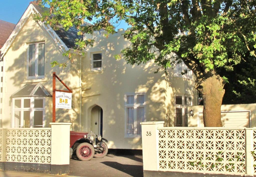 פורטסמות' The White Lodge Southsea מראה חיצוני תמונה